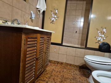 VENTA PH 5 AMB HURLINGHAM COCHERA PARQUE PERMUTA