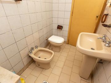 Venta Casa lote propio multifamiliar Pompeya