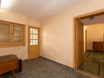 Venta Casa lote propio multifamiliar Pompeya