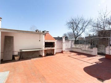 Venta Casa lote propio multifamiliar Pompeya