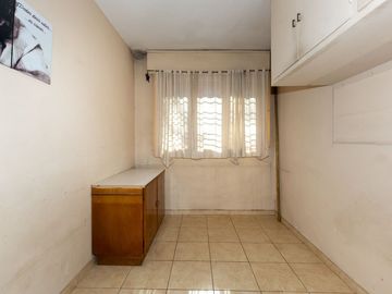 Venta Casa lote propio multifamiliar Pompeya