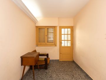 Venta Casa lote propio multifamiliar Pompeya