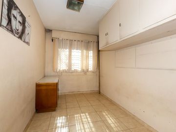 Venta Casa lote propio multifamiliar Pompeya