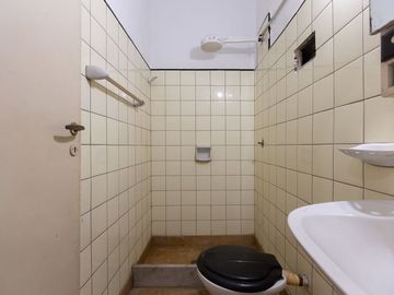 Venta Casa lote propio multifamiliar Pompeya