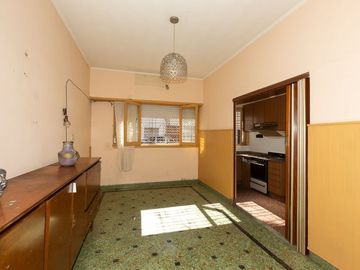 Venta Casa lote propio multifamiliar Pompeya