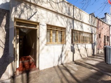 Venta Casa lote propio multifamiliar Pompeya