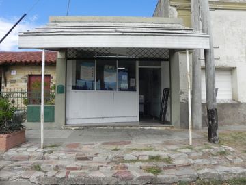 Amplia Propiedad en Venta con Local