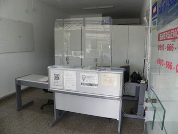 Amplia Propiedad en Venta con Local