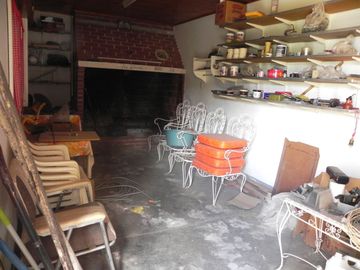 Amplia Propiedad en Venta con Local