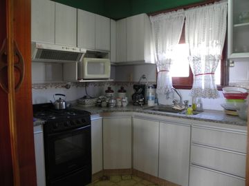 Amplia Propiedad en Venta con Local