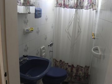 Amplia Propiedad en Venta con Local