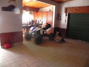 Amplia Propiedad en Venta con Local