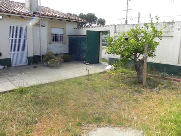 Amplia Propiedad en Venta con Local