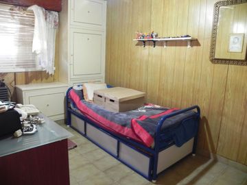 Amplia Propiedad en Venta con Local