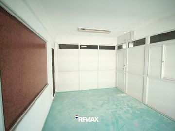 VENTA OFICINAS EN BLOQUE 130 M2  COLON Y DRAGO