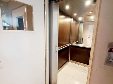 VENTA DPTO 2 AMB, COCHERA, BALCÓN, VICTORIA