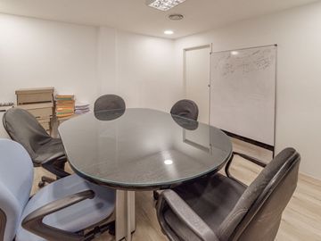 Venta OFICINAS refaccionadas en Retiro