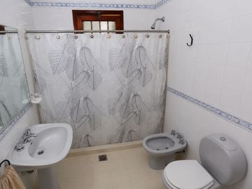 CASA AMPLIO PARQUE B. SAN JACINTO A METROS COSTA