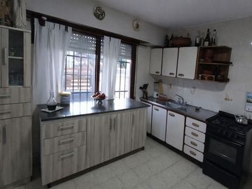CASA AMPLIO PARQUE B. SAN JACINTO A METROS COSTA