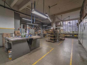 Deposito en VENTA La Paternal 580 m2 en 2 plantas