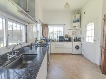 CASA EN VENTA 3 AMB PILAR,PRESIDENTE DERQUI