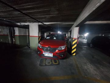 COCHERA fija en venta Tribunales ideal auto y moto