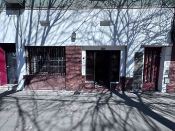IMPERDIBLE! PH 3 Amb, al frente, PB, Sin Expensas.