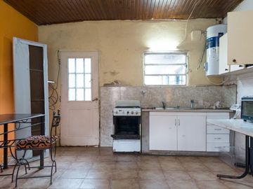 PROPIEDAD EN BERNAL OESTE, 3 PH MÁS LOCAL.
