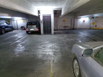 VENTA COCHERA EN GALERÍA MERCURIO ZONA CENTRO