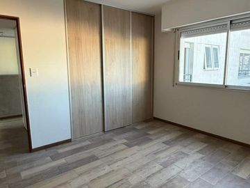 VENTA SEMI PISO 2 DORMITORIOS COCHERA REFINERIA