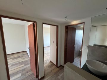 VENTA SEMI PISO 2 DORMITORIOS COCHERA REFINERIA