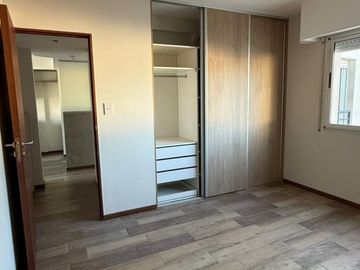 VENTA SEMI PISO 2 DORMITORIOS COCHERA REFINERIA
