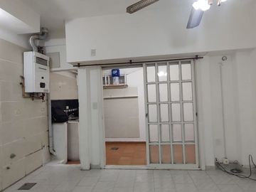VENTA MONOAMBIENTE PB ALMAGRO APTO PROF EN AVENIDA