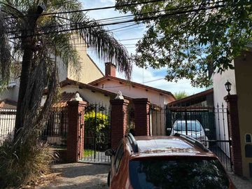 VENTA CASA 4 AMBIENTES VICENTE LOPEZ APTO CREDITO