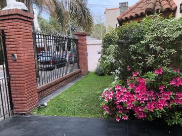 VENTA CASA 4 AMBIENTES VICENTE LOPEZ APTO CREDITO