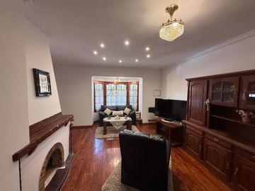VENTA CASA 4 AMBIENTES VICENTE LOPEZ APTO CREDITO