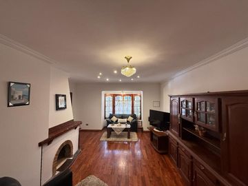 VENTA CASA 4 AMBIENTES VICENTE LOPEZ APTO CREDITO