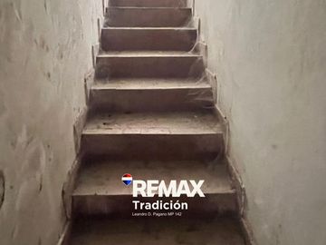VENTA Galpón  sobre Av. Alvear -  a Reciclar