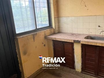 VENTA Galpón  sobre Av. Alvear -  a Reciclar