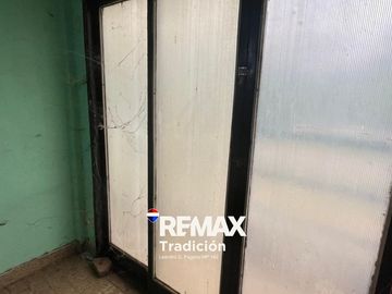 VENTA Galpón  sobre Av. Alvear -  a Reciclar