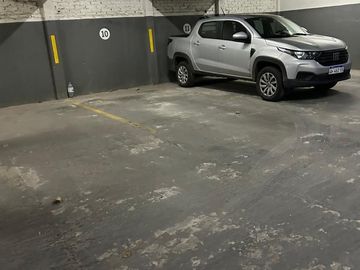 COCHERA CUBIERTA EN VENTA LA PLATA