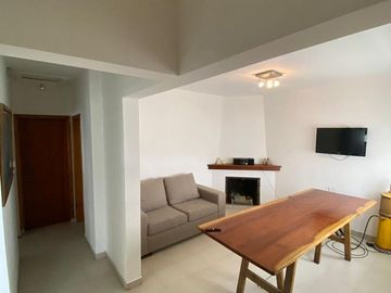 Casa en esquina -Centro de Esquel -Apta crédito