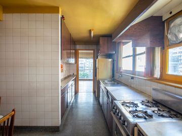 VENTA PISO 4 AMB CON BALCON COCHERA EN BELGRANO