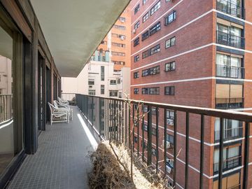 VENTA PISO 4 AMB CON BALCON COCHERA EN BELGRANO