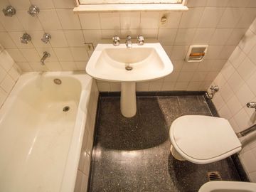 VENTA PISO 4 AMB CON BALCON COCHERA EN BELGRANO