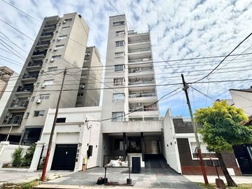 2 Amb en 8° piso c/balcón y vista abierta lanusita