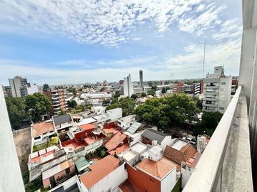 2 Amb en 8° piso c/balcón y vista abierta lanusita