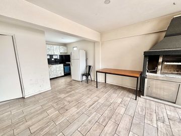 2 Amb en 8° piso c/balcón y vista abierta lanusita
