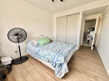 2 Amb en 8° piso c/balcón y vista abierta lanusita