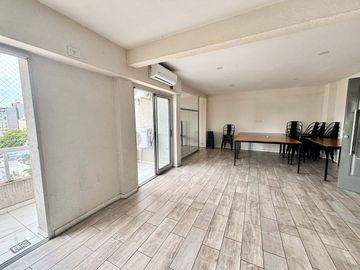 2 Amb en 8° piso c/balcón y vista abierta lanusita